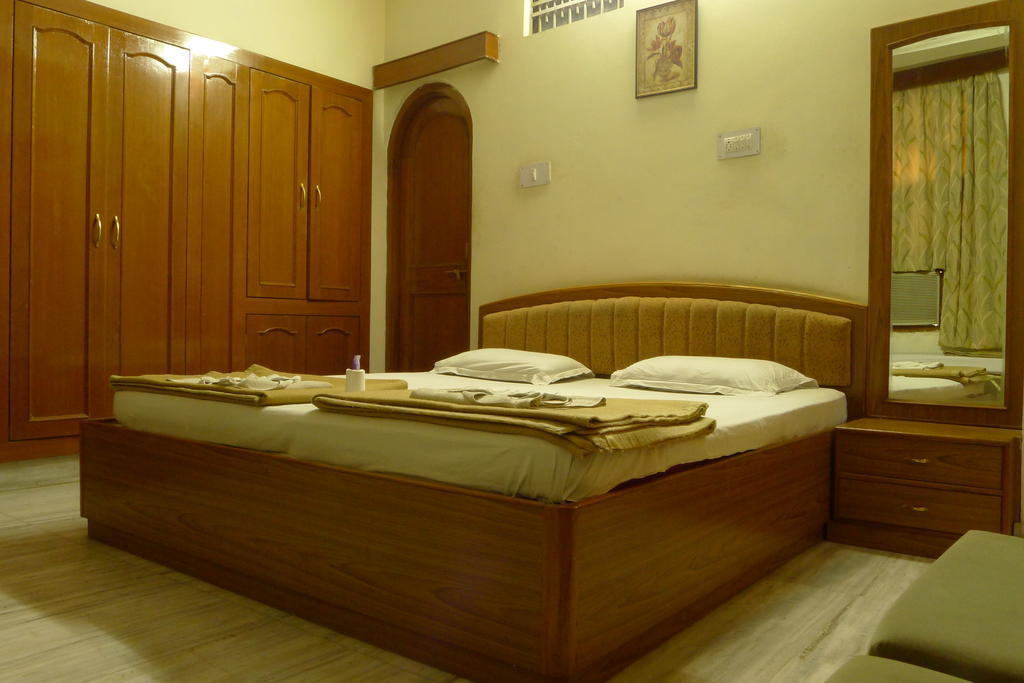 Kiran Palace Otel Udaipur Dış mekan fotoğraf